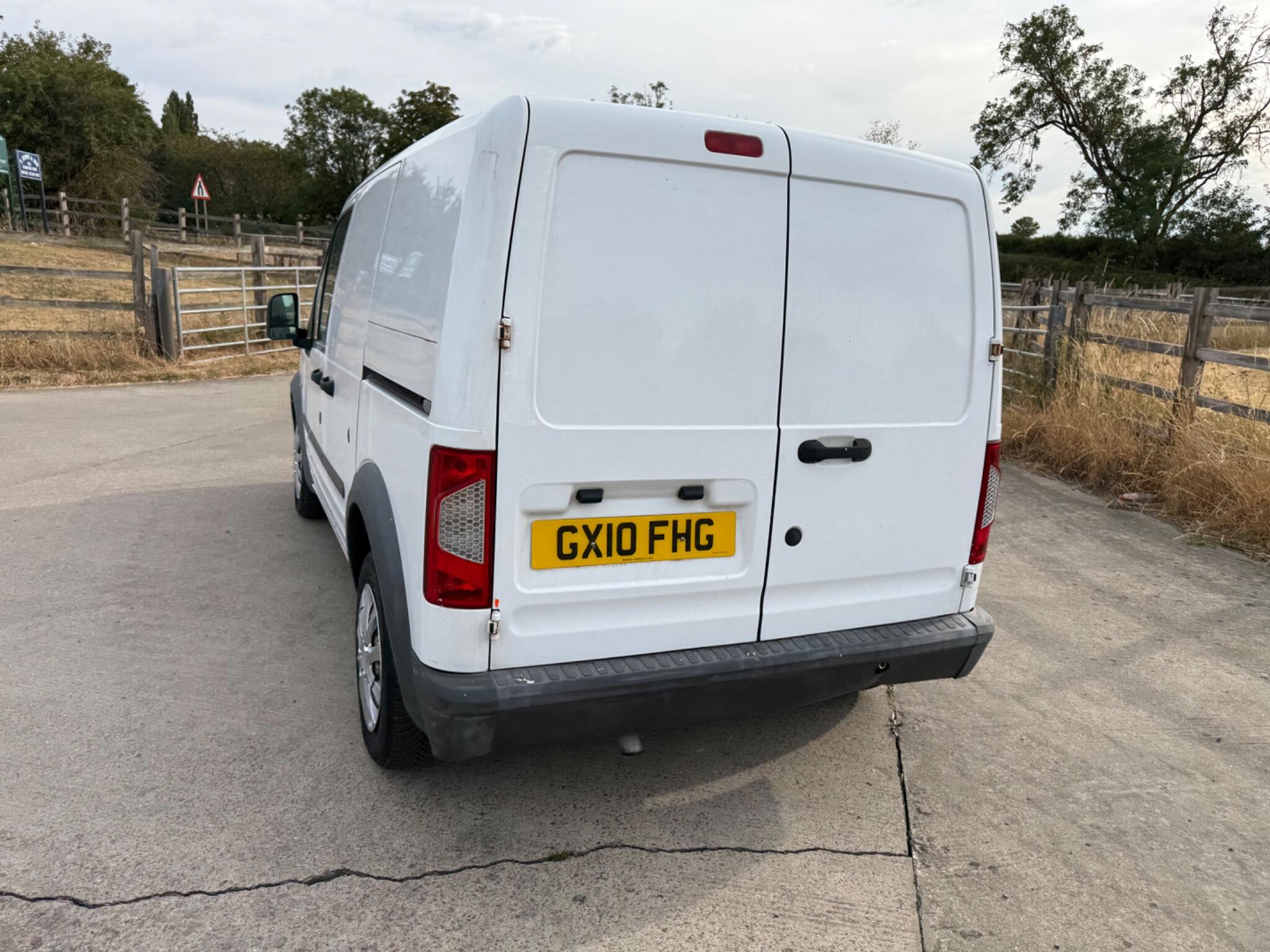 Ford Transit Connect 1.8 TDCi T200 L1 H1 4dr — photo 62 of 86